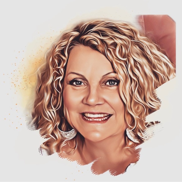 Meet your Posher, Connie - Picture 2 of 2